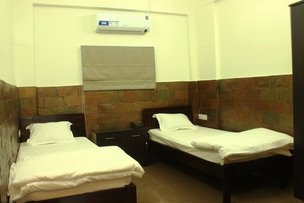 Urban Ville Hotell Pune Eksteriør bilde